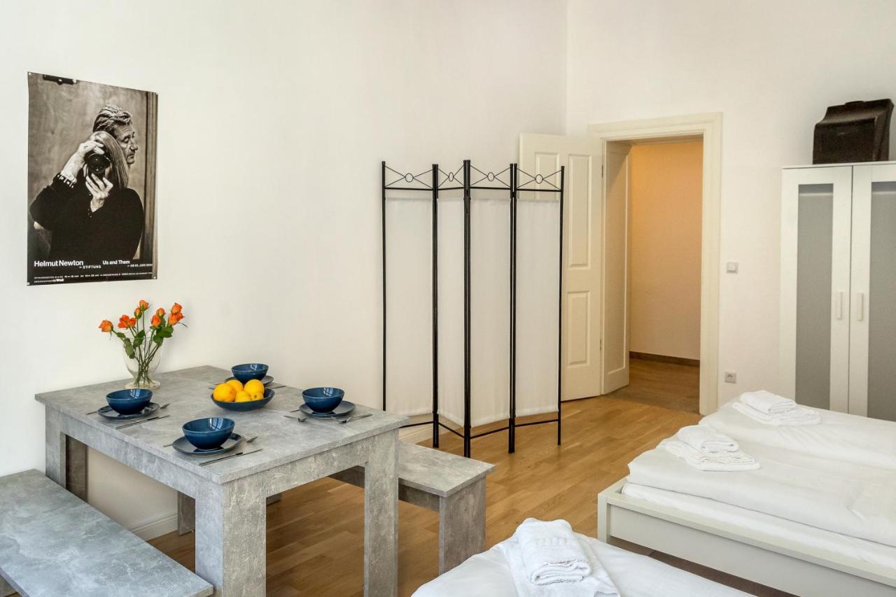 Newton-Appartement Mit 3 Schlafzimmern Berlín Exterior foto
